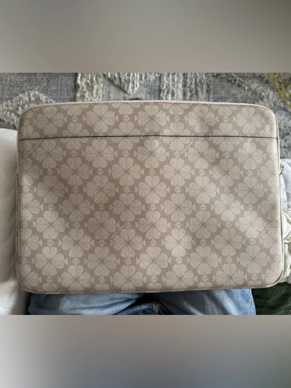 Kate Spade laptop sleeve like new - Picture 2 of 8